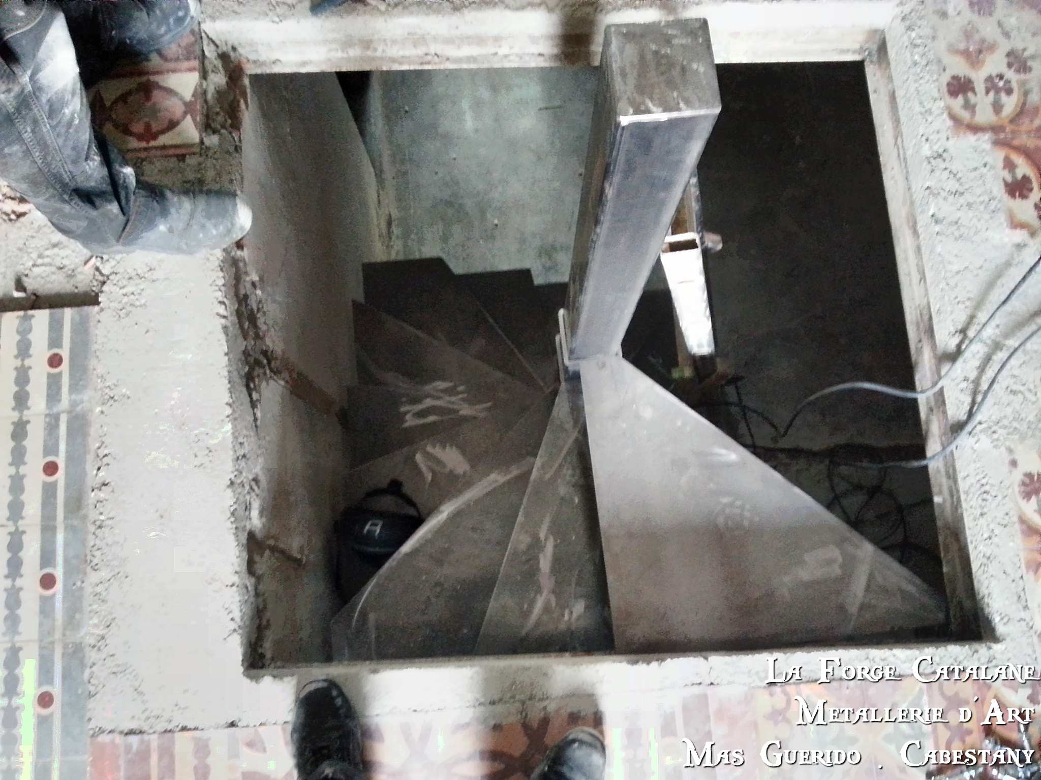 Escalier Helicoidal marches fer 5 forge catalane.jpg